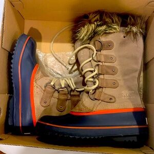 Sorel waterproof winter boots . Great condition. Very warm.